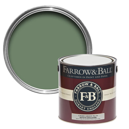 Offene Farbdose von oben von Calke Green, dem üppigen und dunkeln Grün mit einer geschlossenen 2,5l Dose davor.
