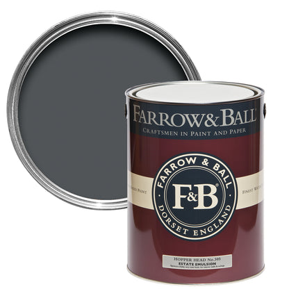 Offene Farbdose von oben von Hopper Head, einem klassichen Anthrazit, zudem sich fast alles kombinieren lässt mit einer geschlossenen 5l Dose Estate Emulsion davor. 
