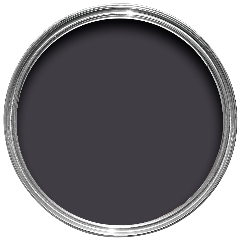 Offene Farbdose von oben von Paean Black, einem extravagantem, fast schon schwarzem Violett Ton 
