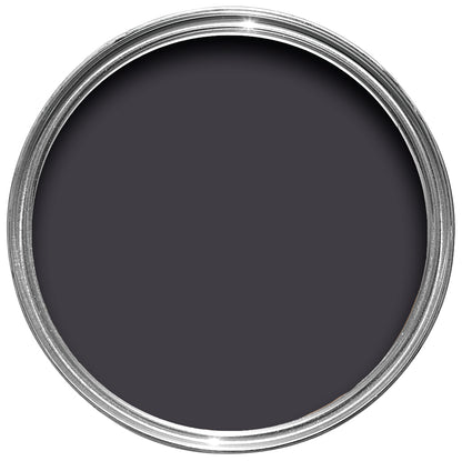 Offene Farbdose von oben von Paean Black, einem extravagantem, fast schon schwarzem Violett Ton 
