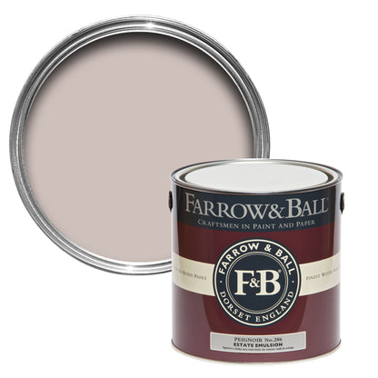 Offene Farbdose von oben von Peignoir, einem Grau, das im richtigen Licht Rosé erscheint mit einer geschlossenen 2,5l Dose Estate Emulsion davor. 

