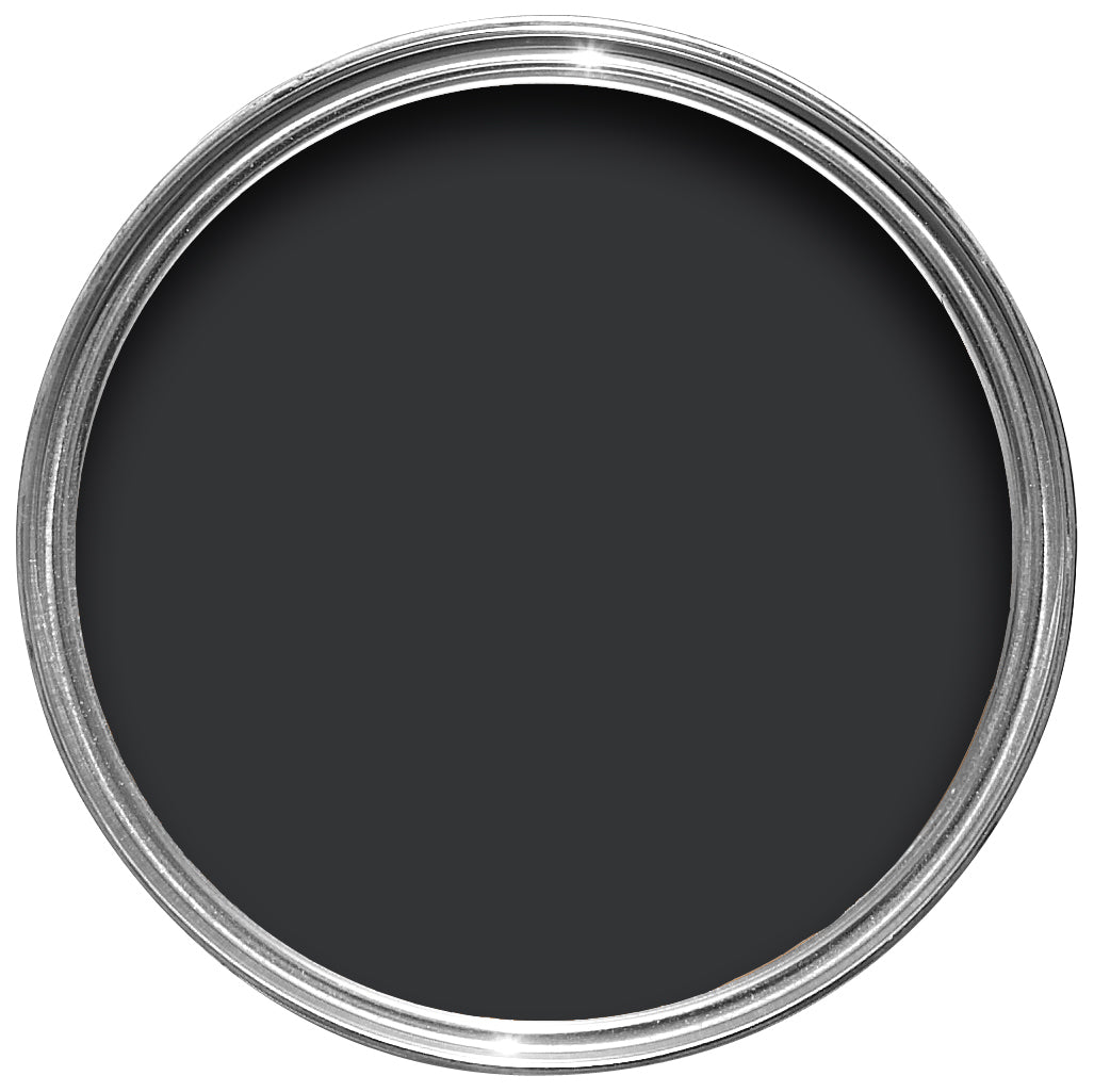 Offene Farbdose von oben von Pitch Black einem schwarz, dunkel wie Teer.
