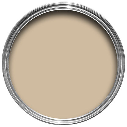 Offene Farbdose von oben von Savage Ground, einem warmen Neutralton, der oft als Grundfarbe genutzt wird. 
