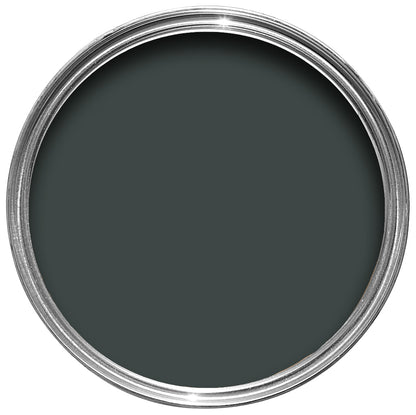 Offene Farbdose von oben von Studio Green, einem sehr dunklen Grün, wie man es als Polohemden auf Golfplätzen findet.
